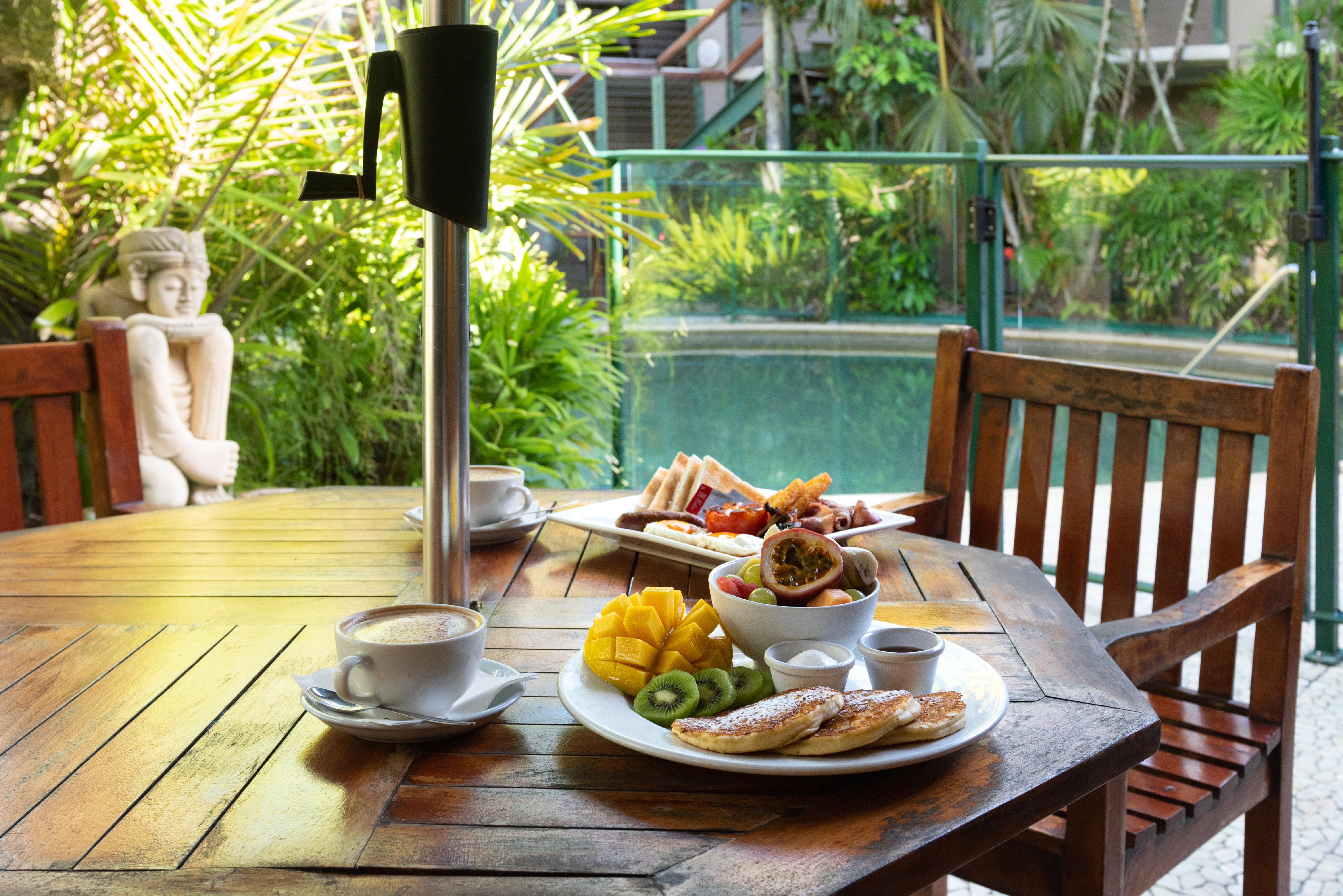 Bay Village Tropical Retreat & Apartments Cairns Eksteriør billede