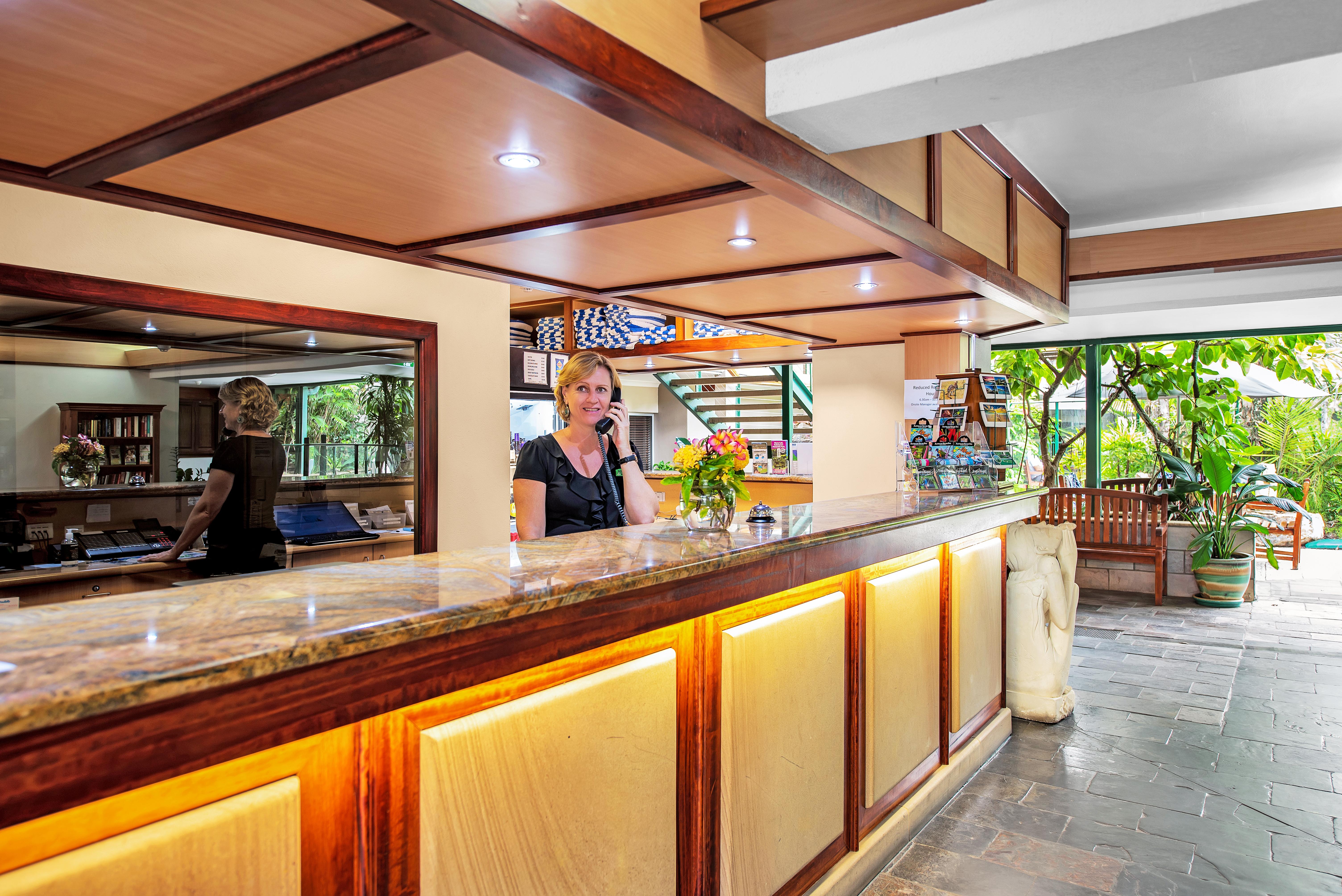 Bay Village Tropical Retreat & Apartments Cairns Eksteriør billede