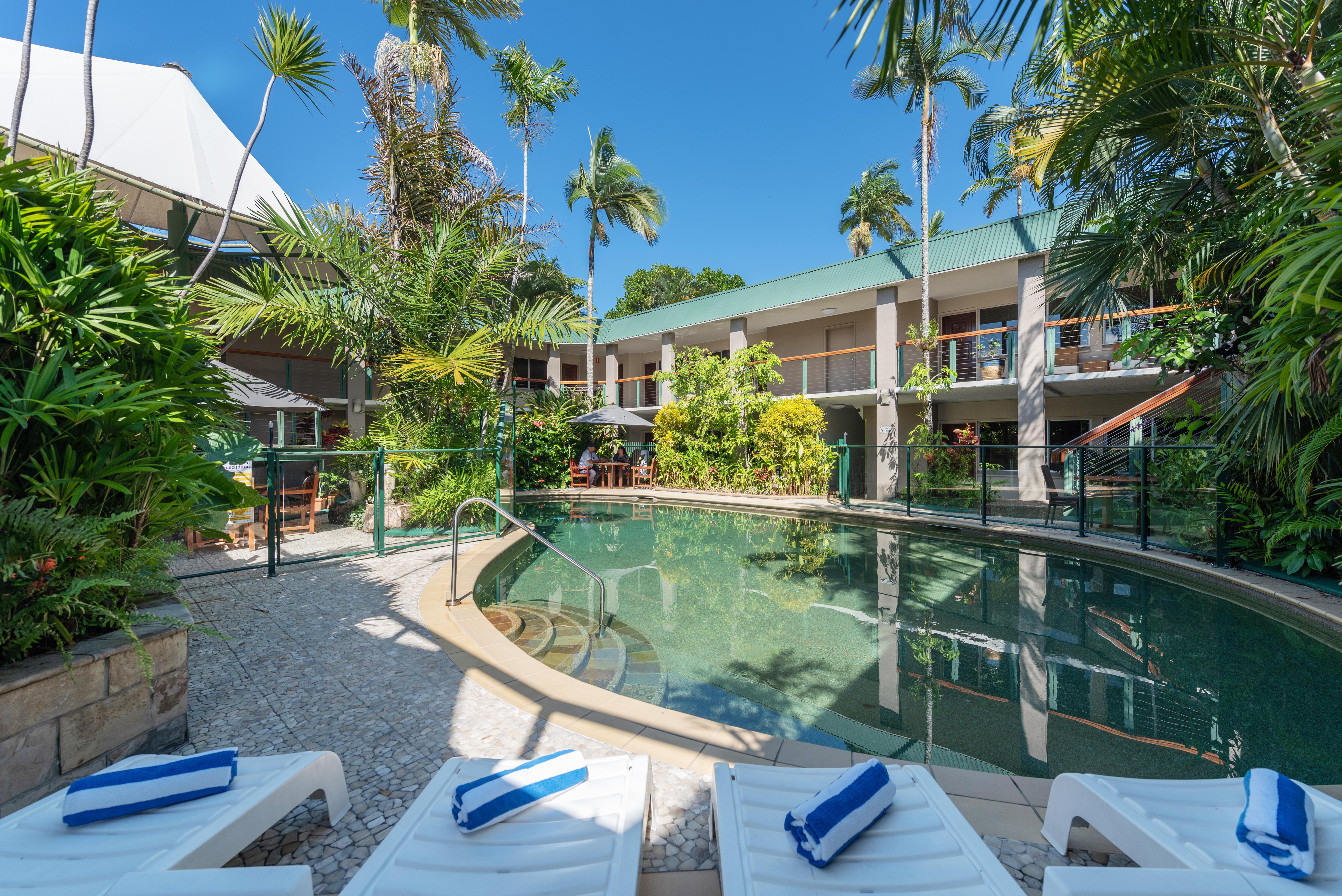 Bay Village Tropical Retreat & Apartments Cairns Eksteriør billede