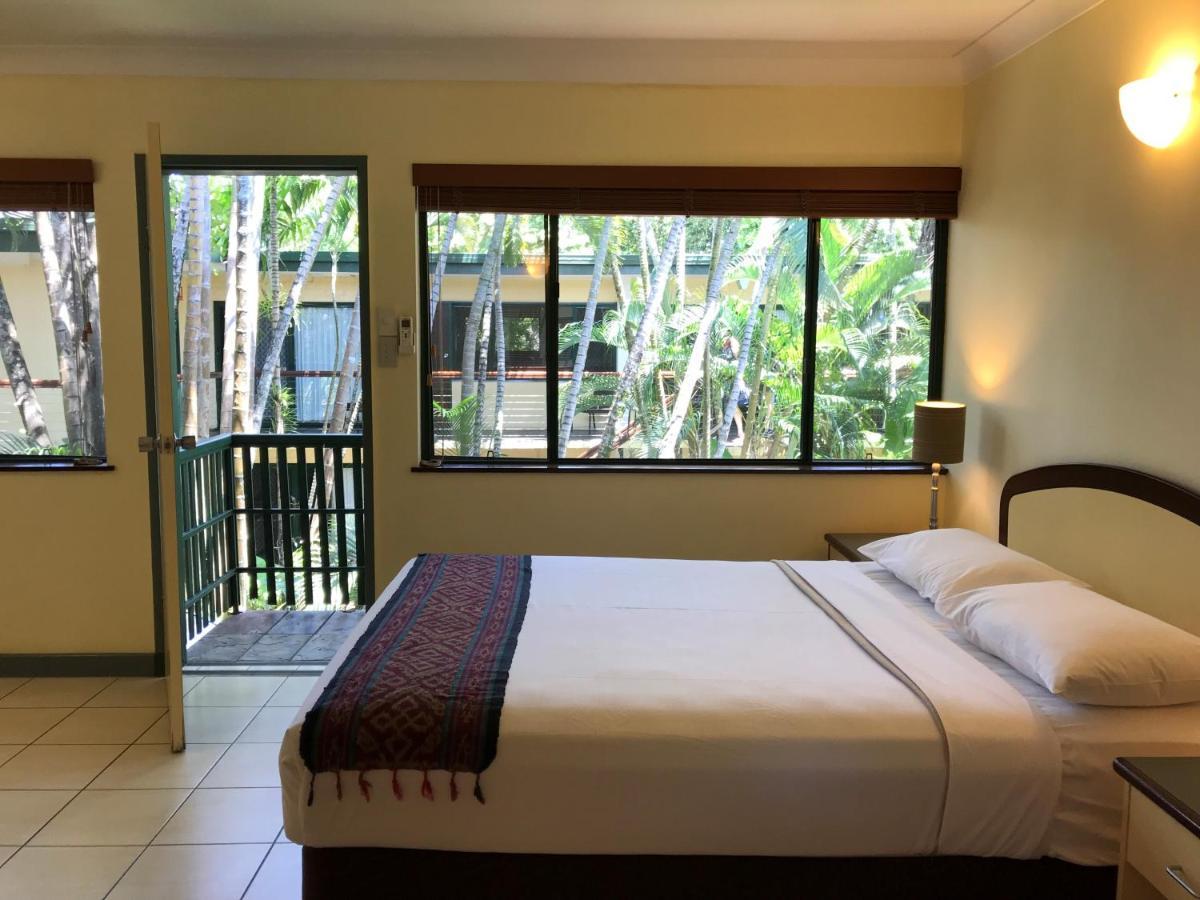 Bay Village Tropical Retreat & Apartments Cairns Eksteriør billede