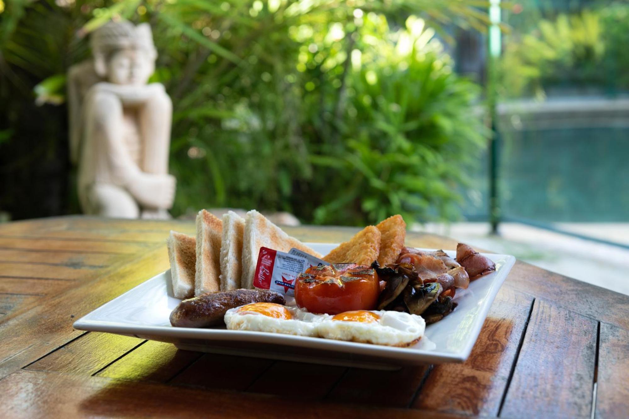 Bay Village Tropical Retreat & Apartments Cairns Eksteriør billede