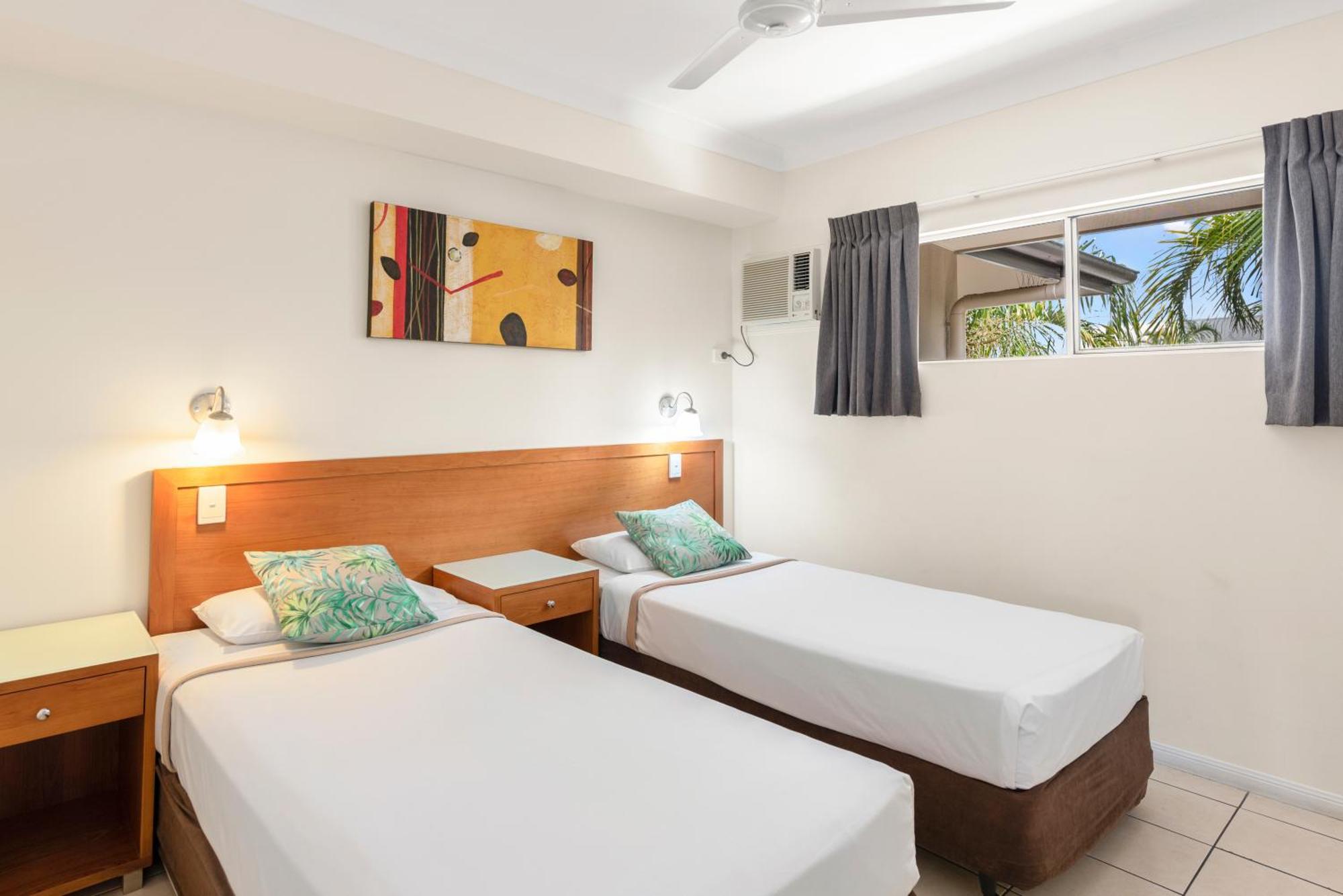 Bay Village Tropical Retreat & Apartments Cairns Eksteriør billede
